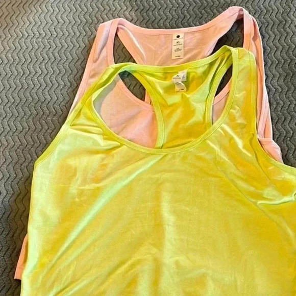 Forget Me Not Set of 2 XL Yogalicious Tank Tops (Tags were removed!) - Picture 6 of 13